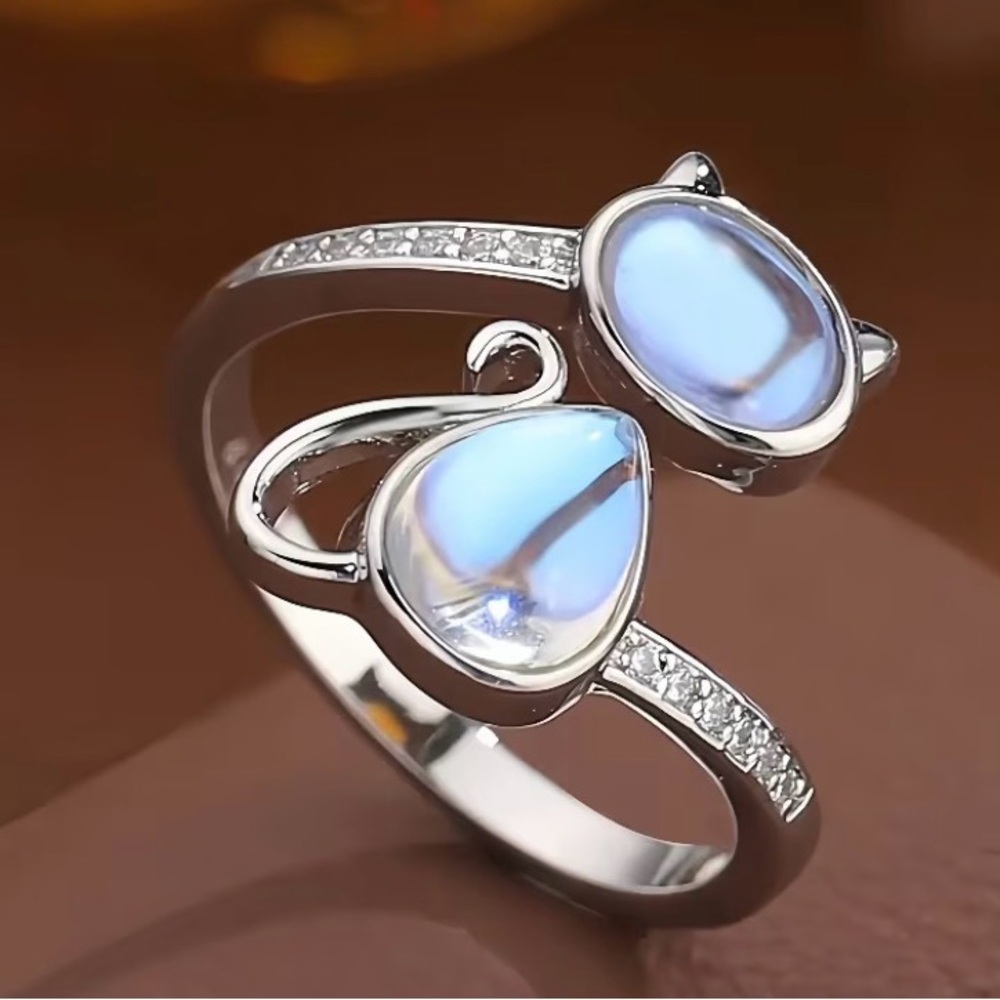 Elegant Sterling Silver Cat Ear Moonstone Ring